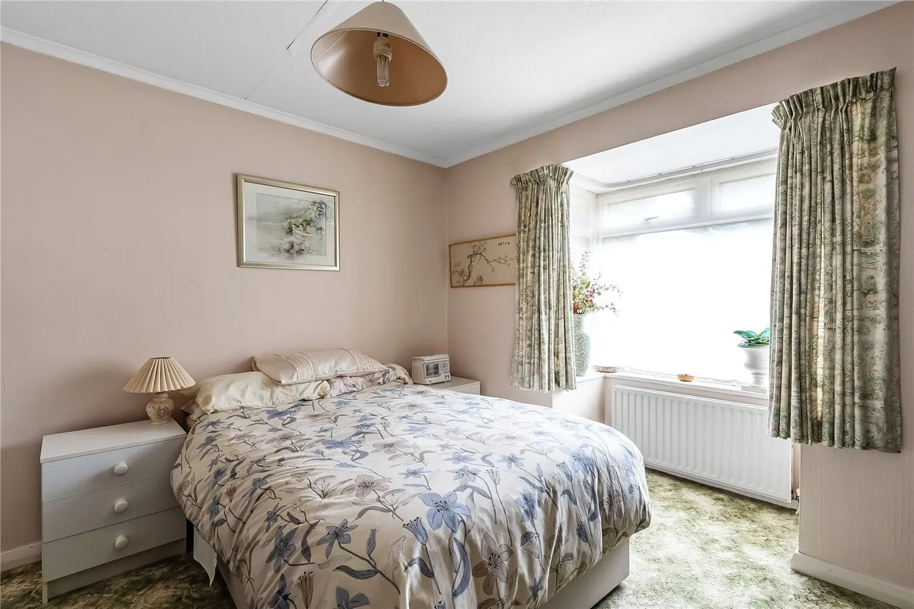 Huntersfield Close, Reigate, RH2, photo 7