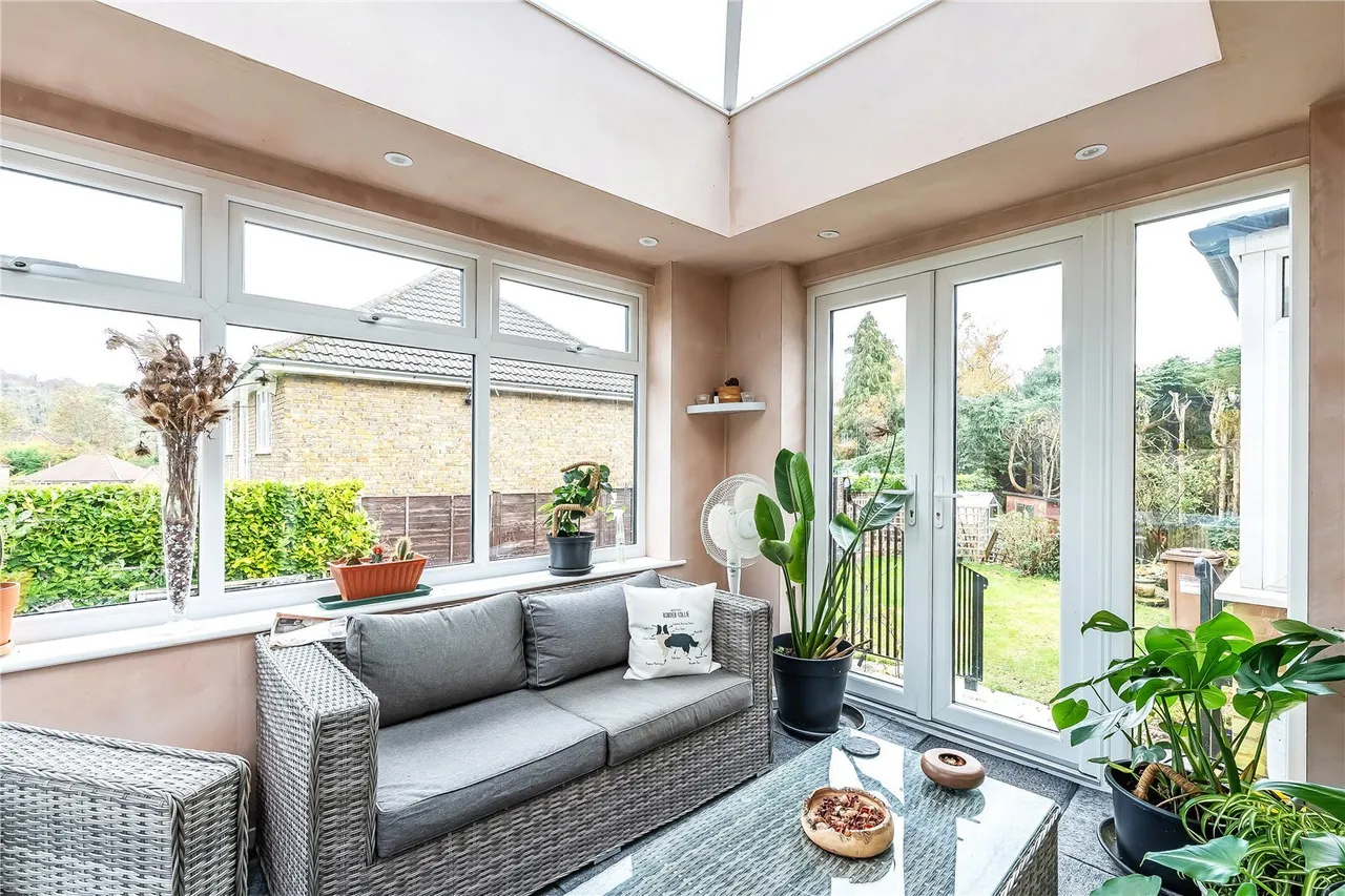 Huntersfield Close, Reigate, RH2, photo 6