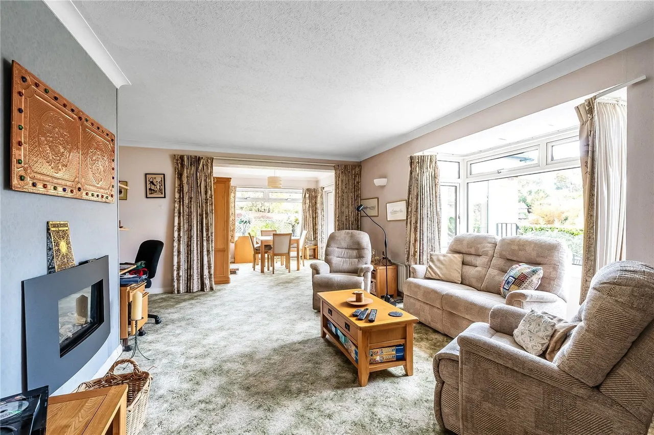 Huntersfield Close, Reigate, RH2, photo 3