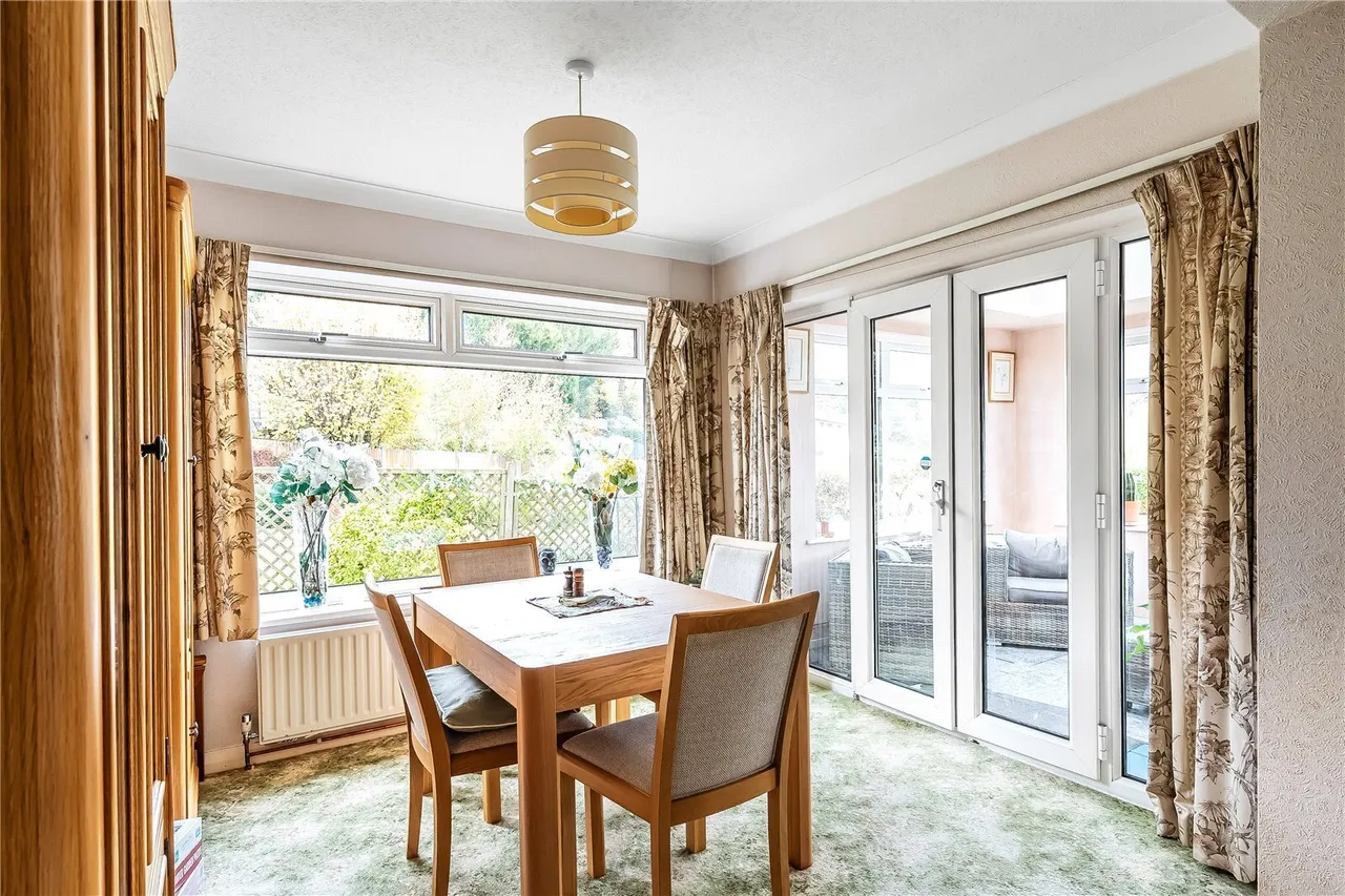 Huntersfield Close, Reigate, RH2, photo 5