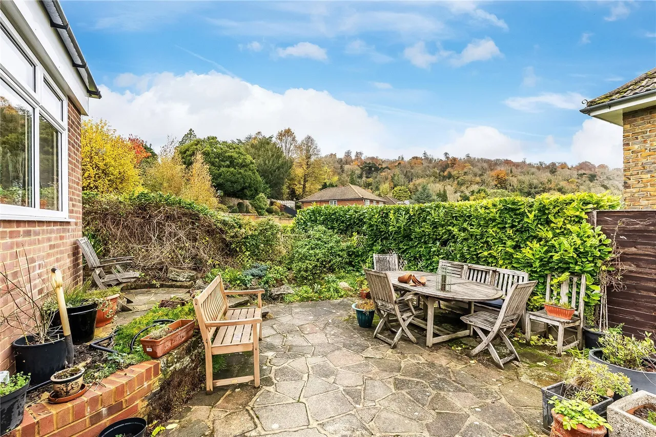 Huntersfield Close, Reigate, RH2, photo 14
