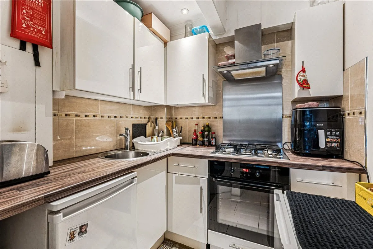 Fulham Palace Road, London, SW6, photo 8