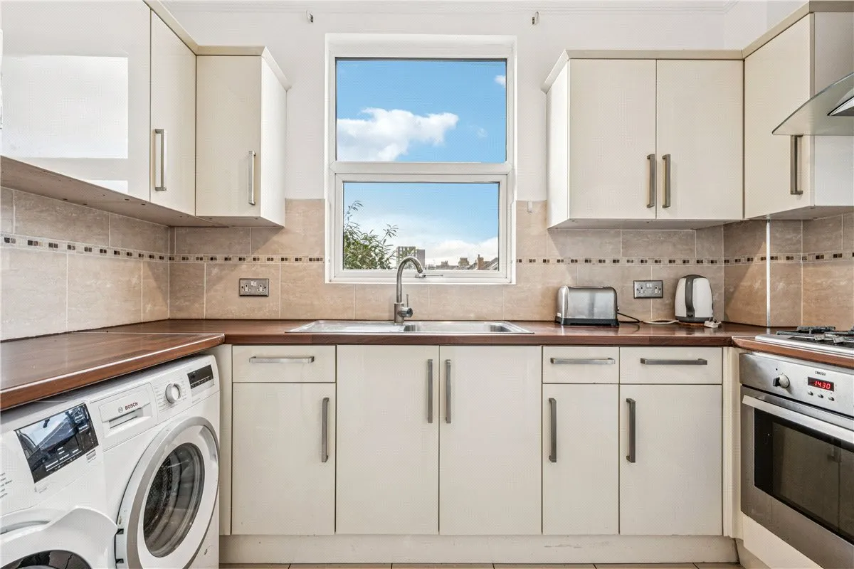 Fulham Palace Road, London, SW6, photo 5