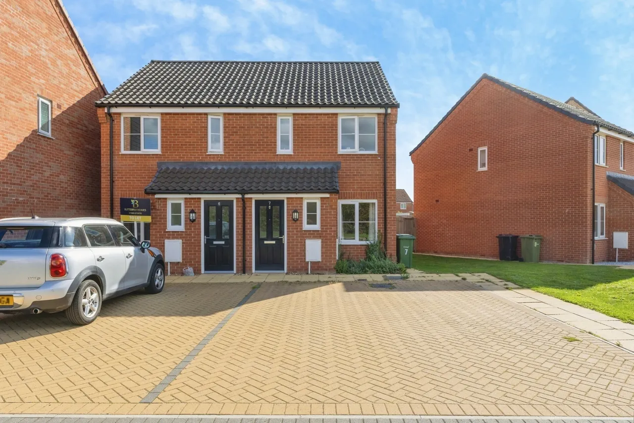 2 bed house for sale, Huxley Mead, Wymondham, NR18
