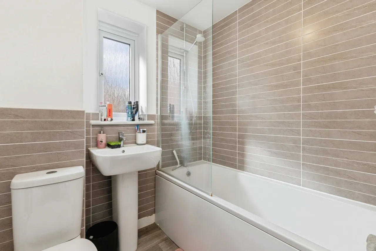 Huxley Mead, Wymondham, NR18, photo 16