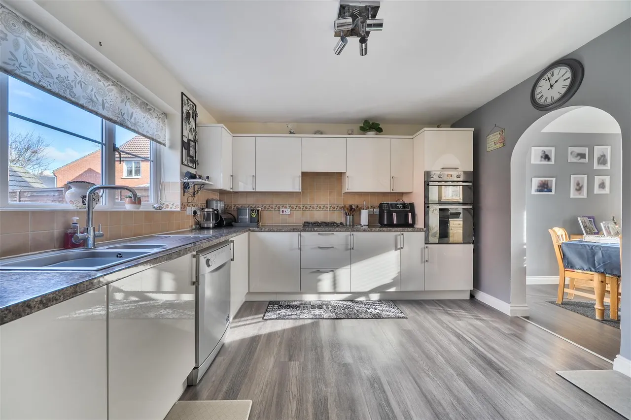 Millennium Close, Devizes, SN10, photo 2