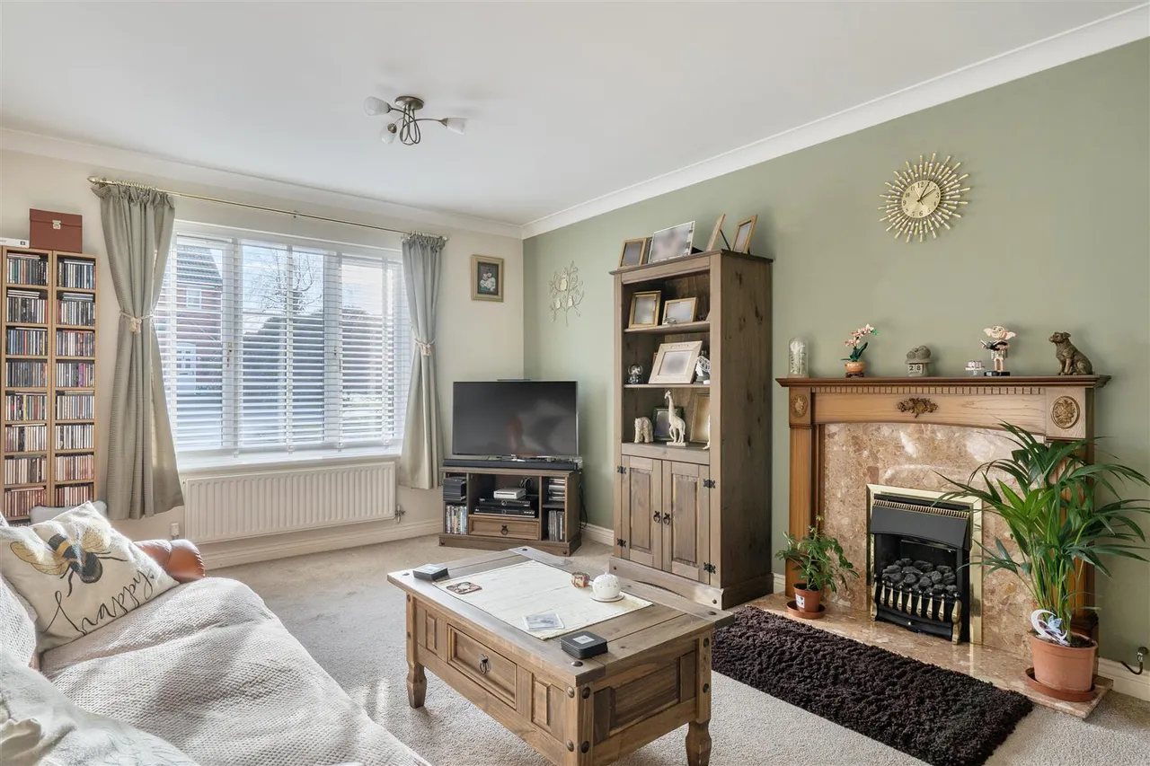 Millennium Close, Devizes, SN10, photo 5