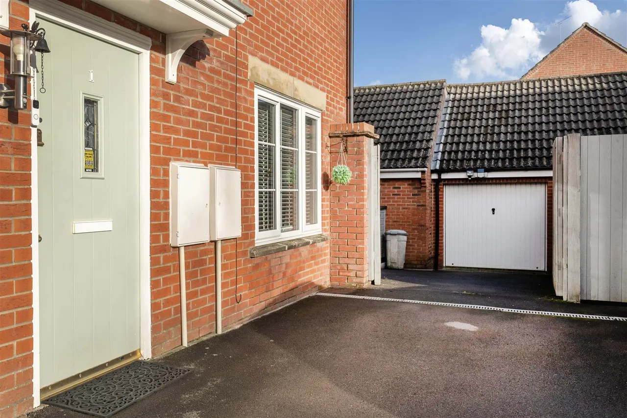 Millennium Close, Devizes, SN10, photo 19