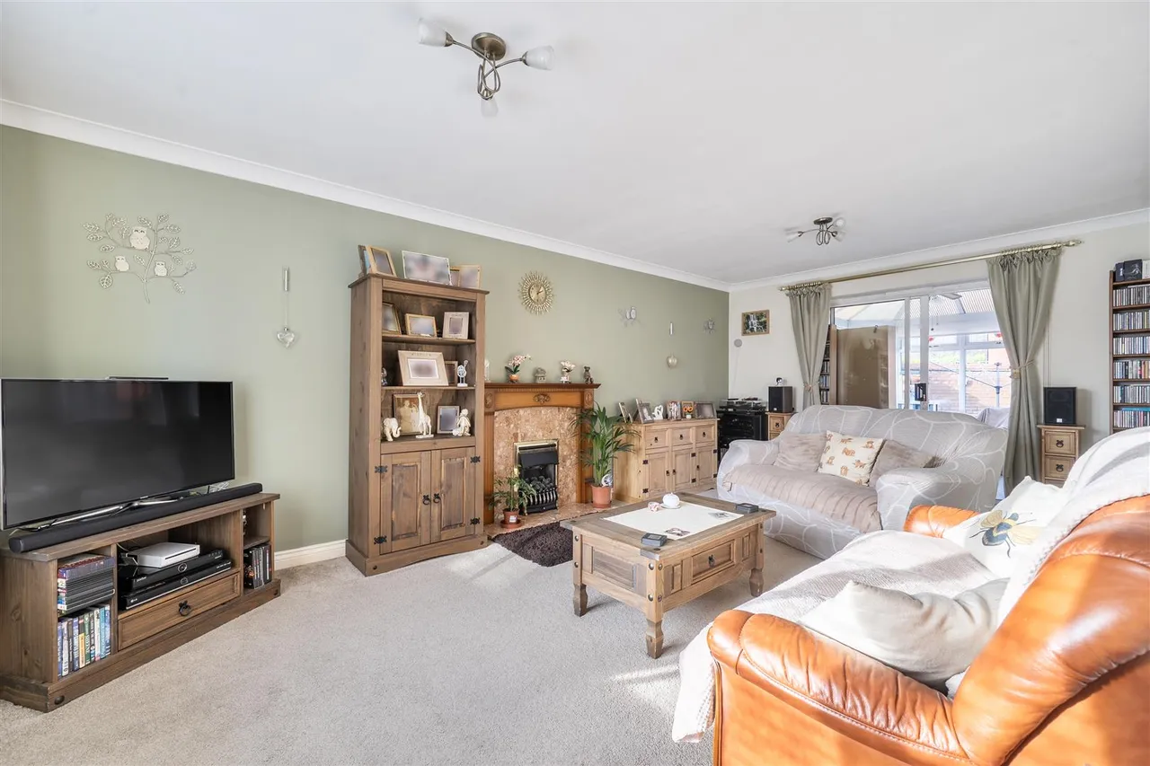 Millennium Close, Devizes, SN10, photo 4