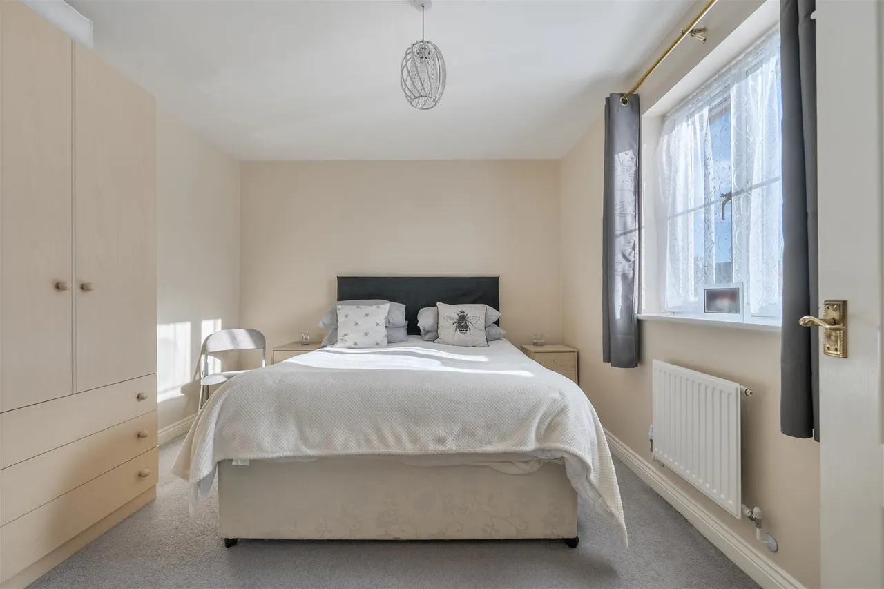 Millennium Close, Devizes, SN10, photo 13