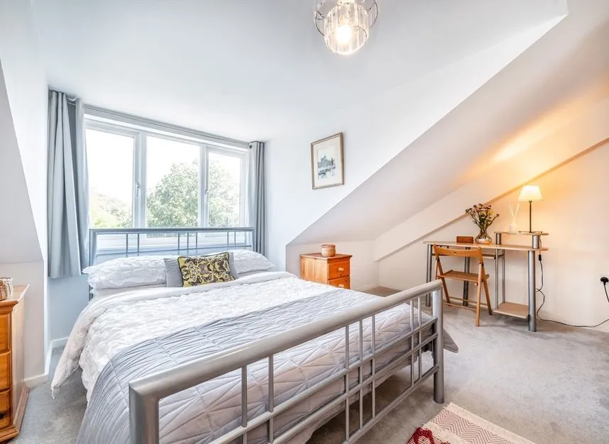 St. Giles Close, Hounslow, TW5, photo 5