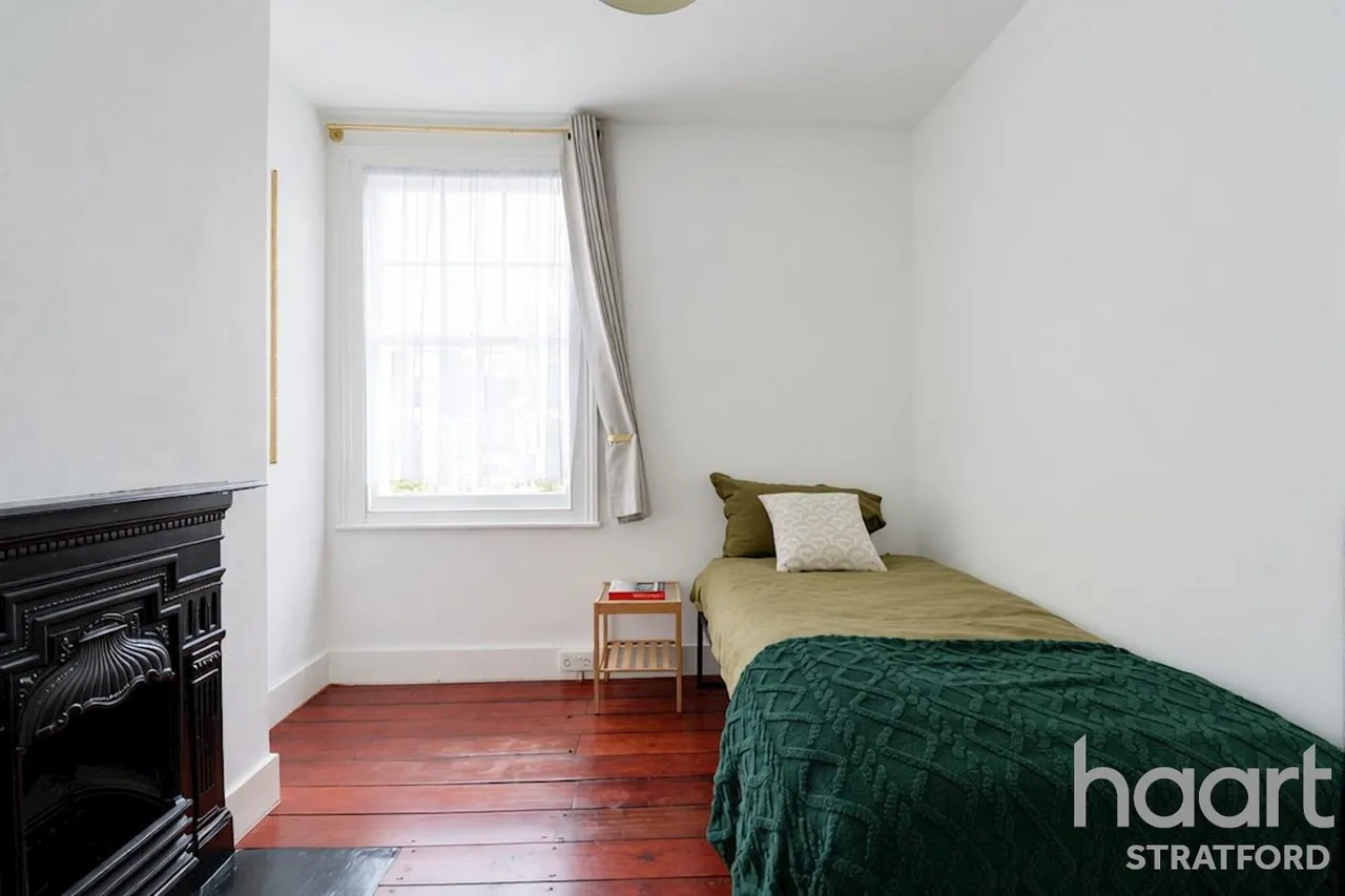 Harcourt Road, London, E15, photo 13
