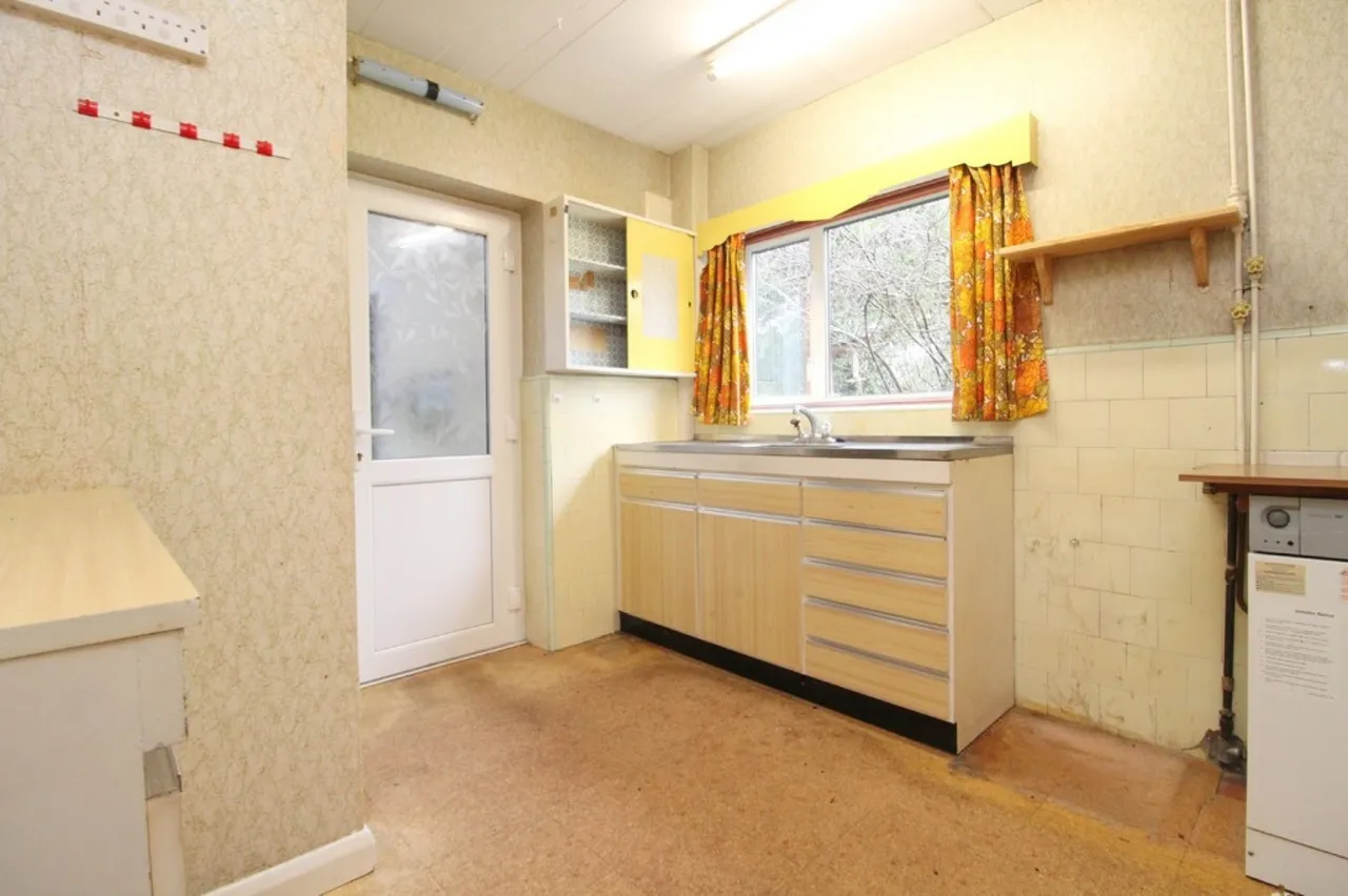 Fontmell Park, Ashford, TW15, photo 3