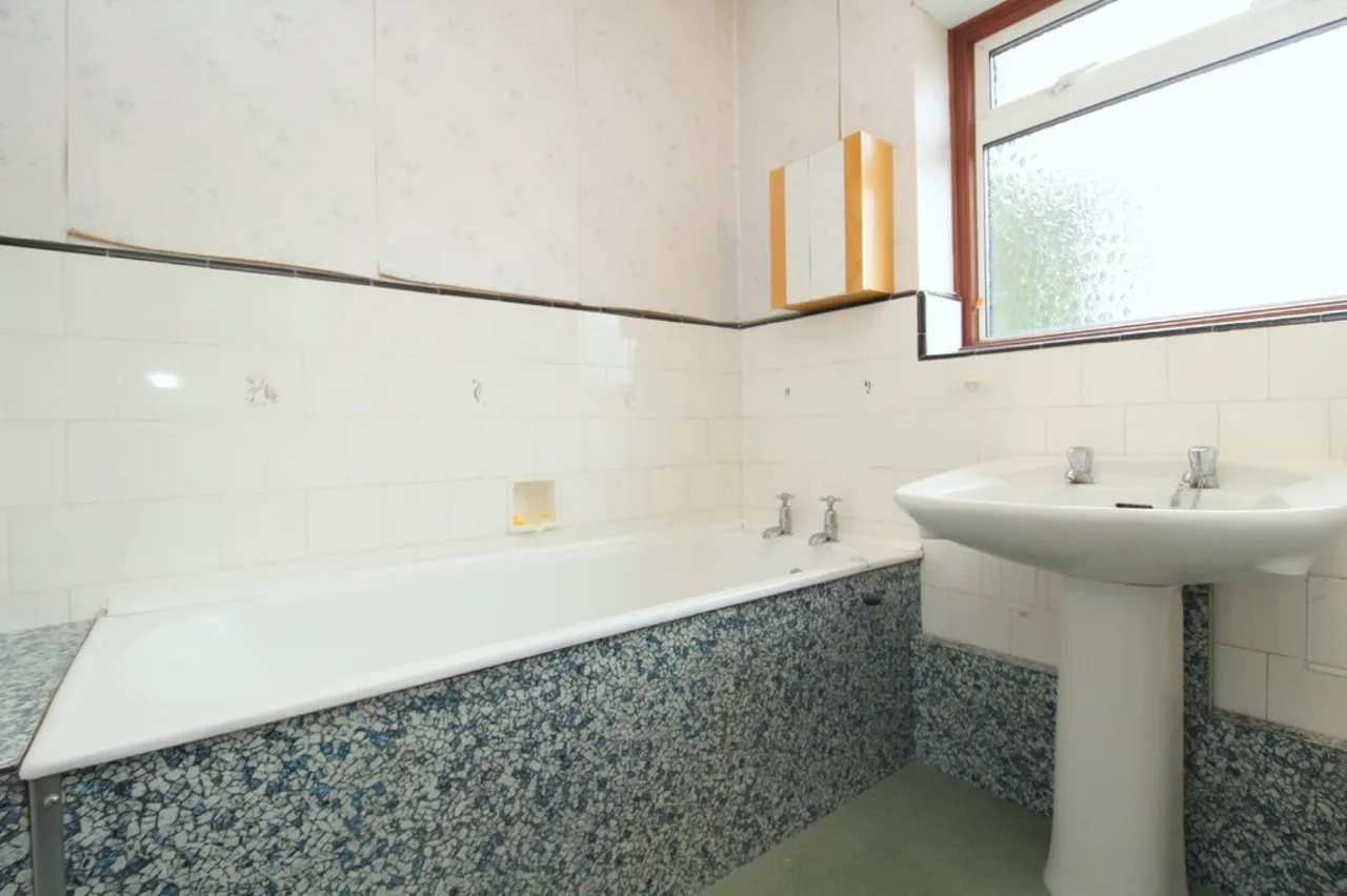 Fontmell Park, Ashford, TW15, photo 10