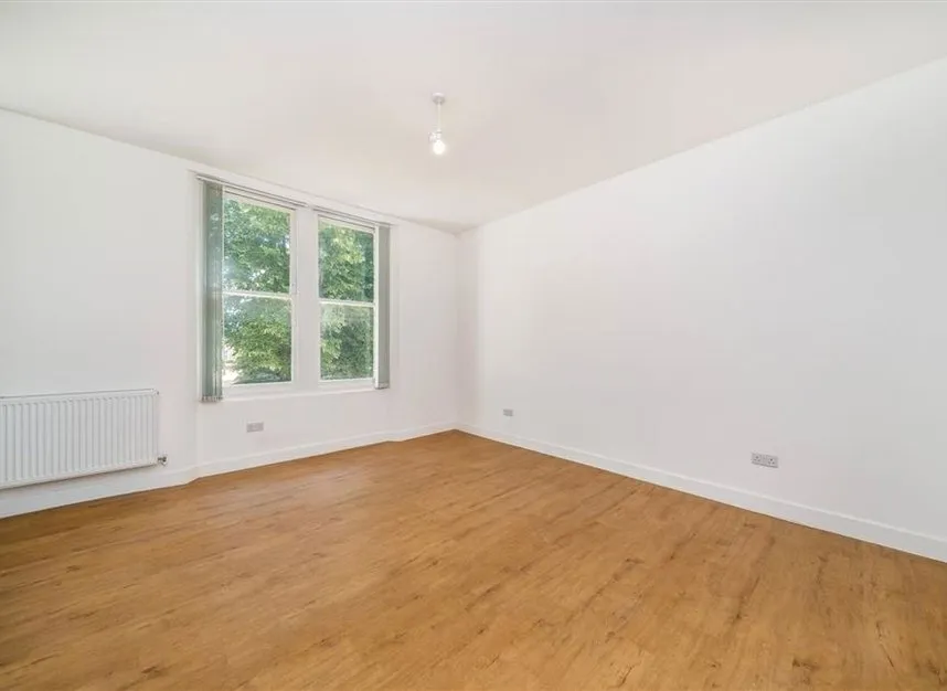 Kingston Road, Teddington, TW11, photo 4