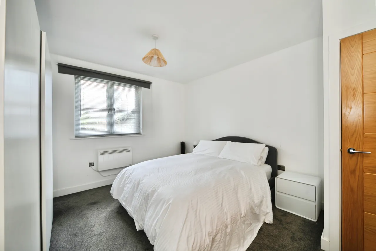 Bullsmoor Lane, Enfield, EN3, photo 9