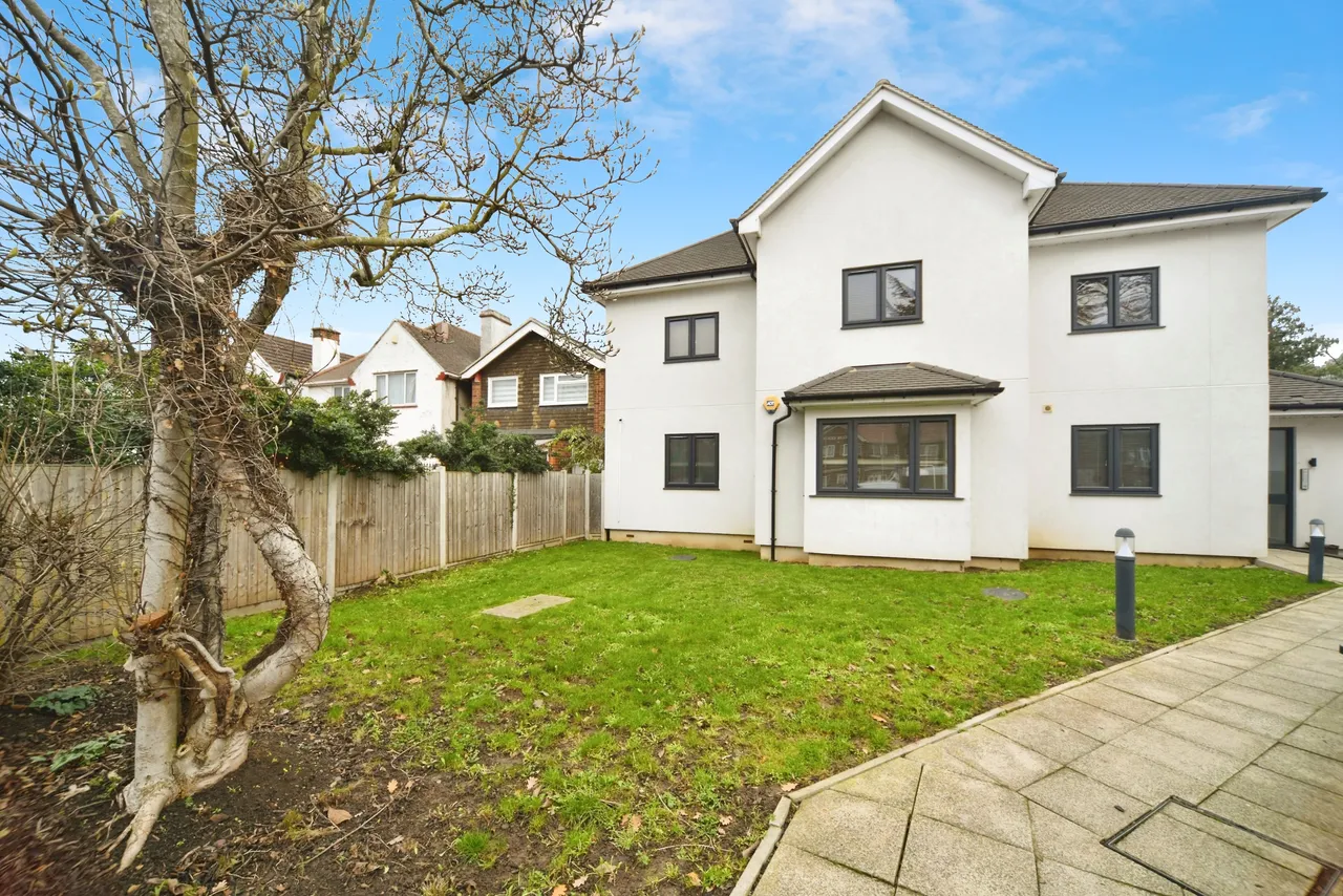 Bullsmoor Lane, Enfield, EN3, photo 17