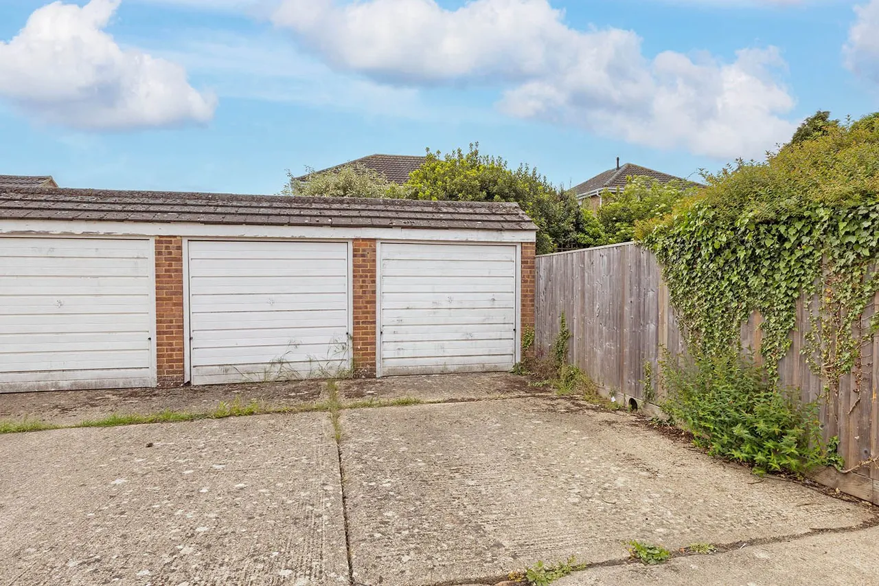 Balmoral, Cranbrook Drive, Maidenhead, Berkshire, photo 14