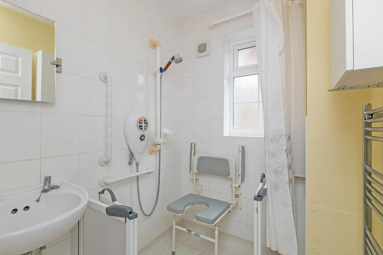 Balmoral, Cranbrook Drive, Maidenhead, Berkshire, photo 11