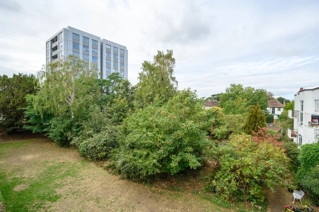 Bridge Street, Walton-On-Thames KT12 1AN, photo 10