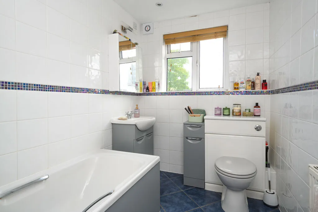 Bridge Street, Walton-On-Thames KT12 1AN, photo 6