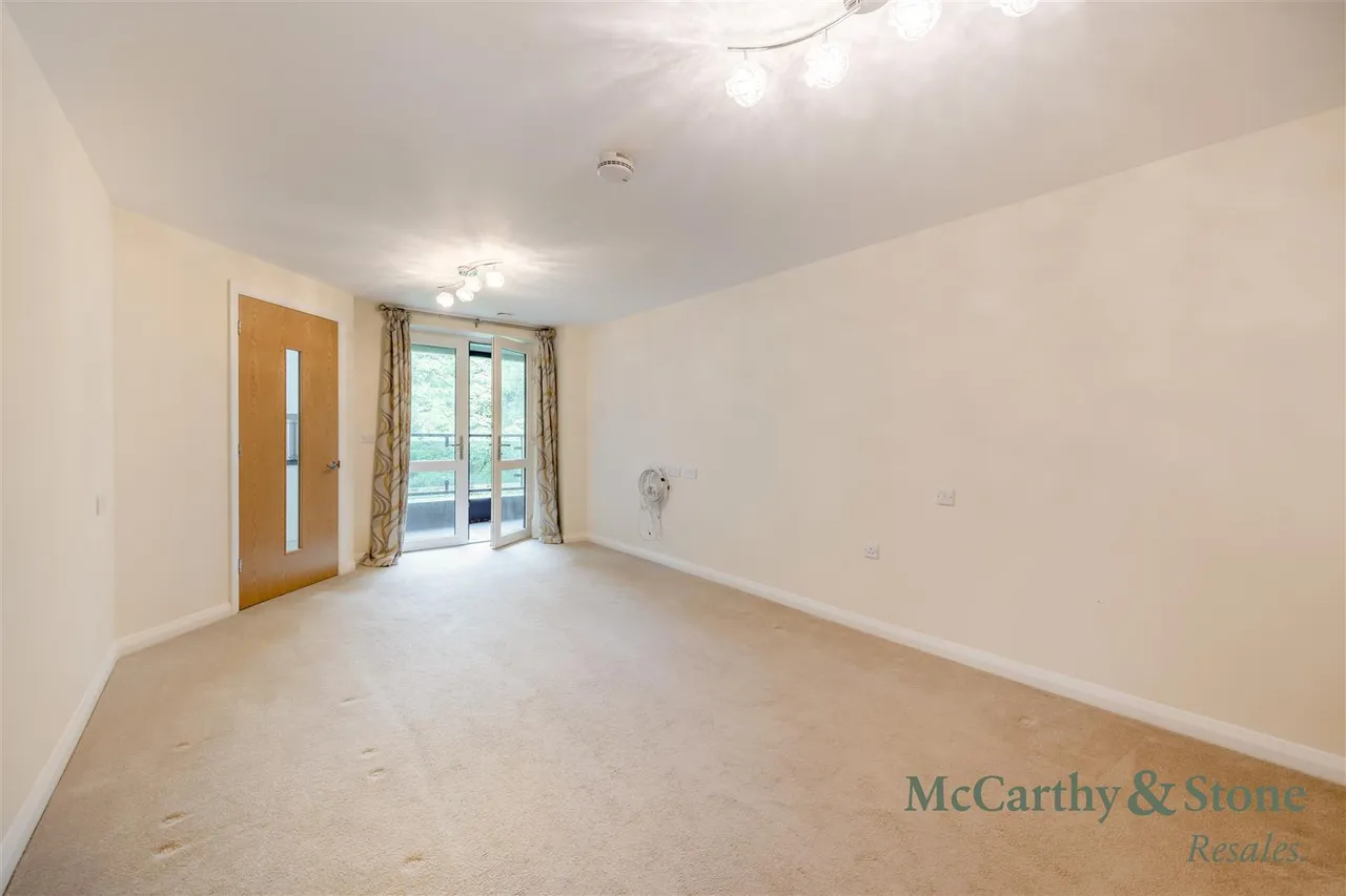 Burlington Gardens, Leyland, PR25, photo 4