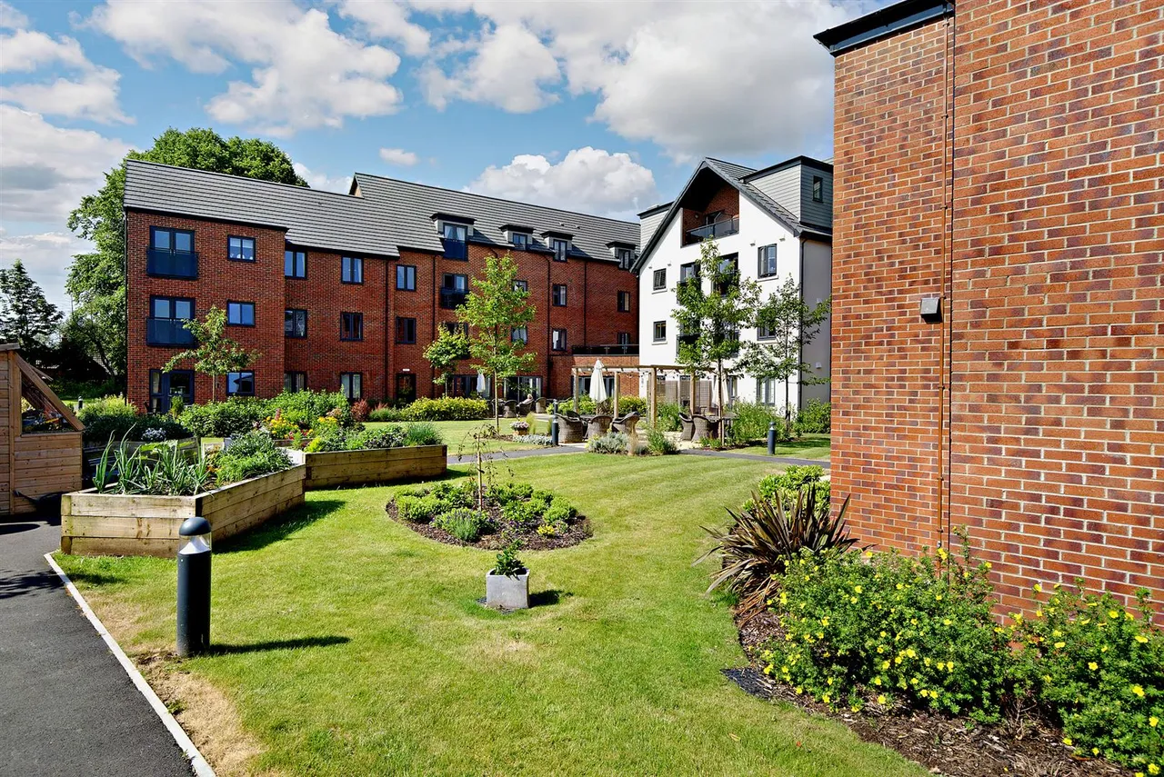 Burlington Gardens, Leyland, PR25, photo 21
