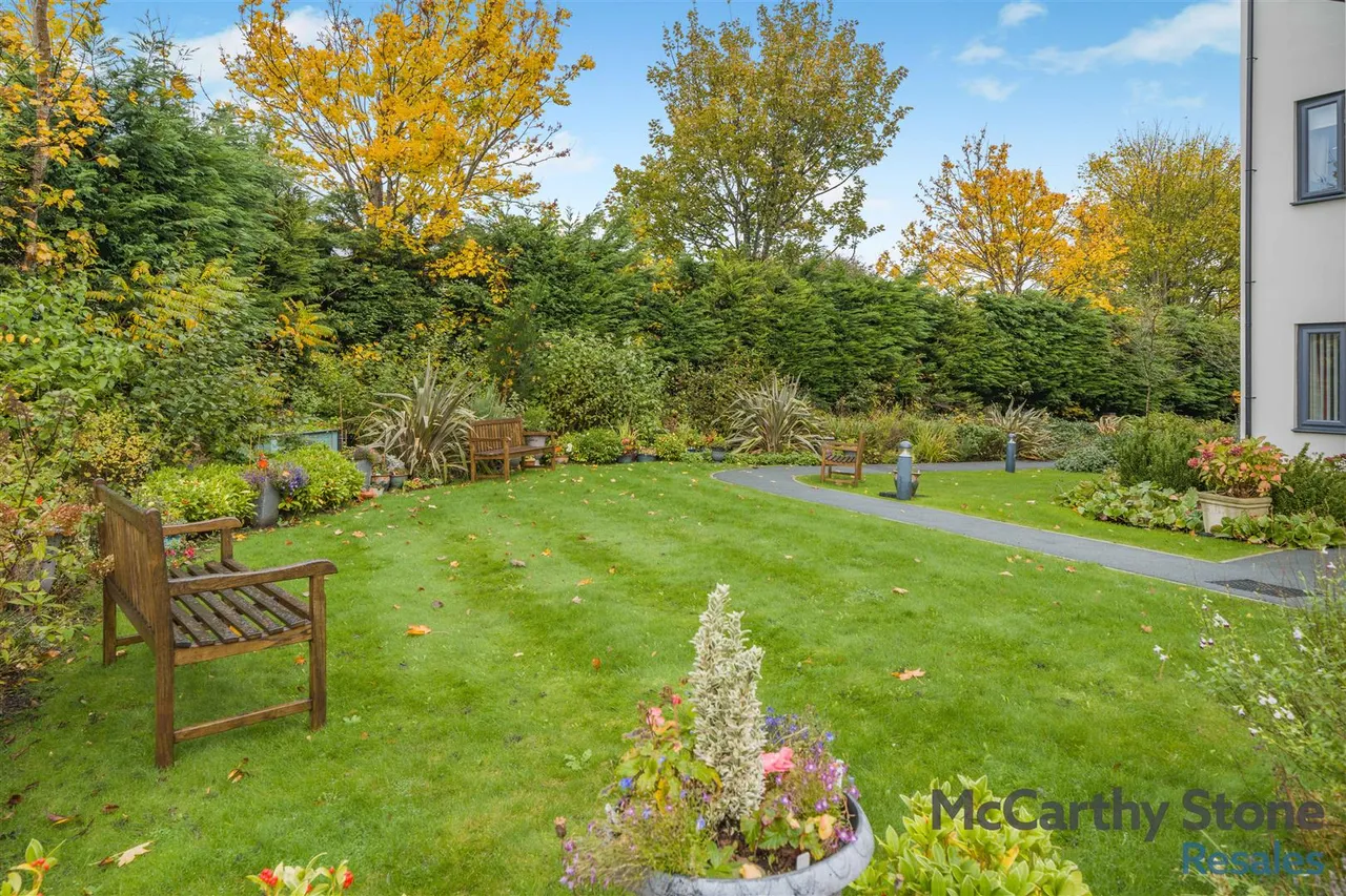 Burlington Gardens, Leyland, PR25, photo 20