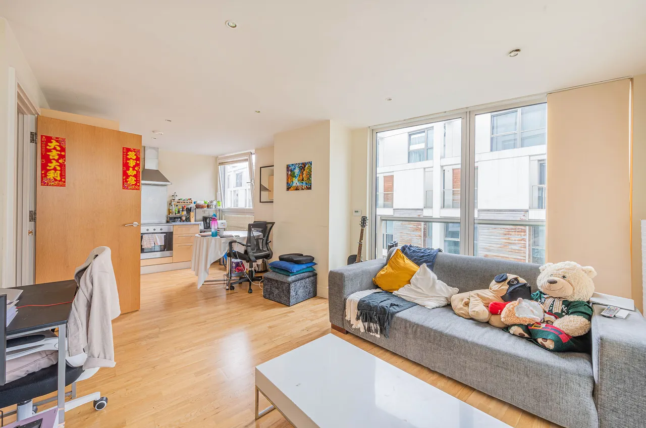 Flat 232 Denison House, 20 Lanterns Way, London, photo 5