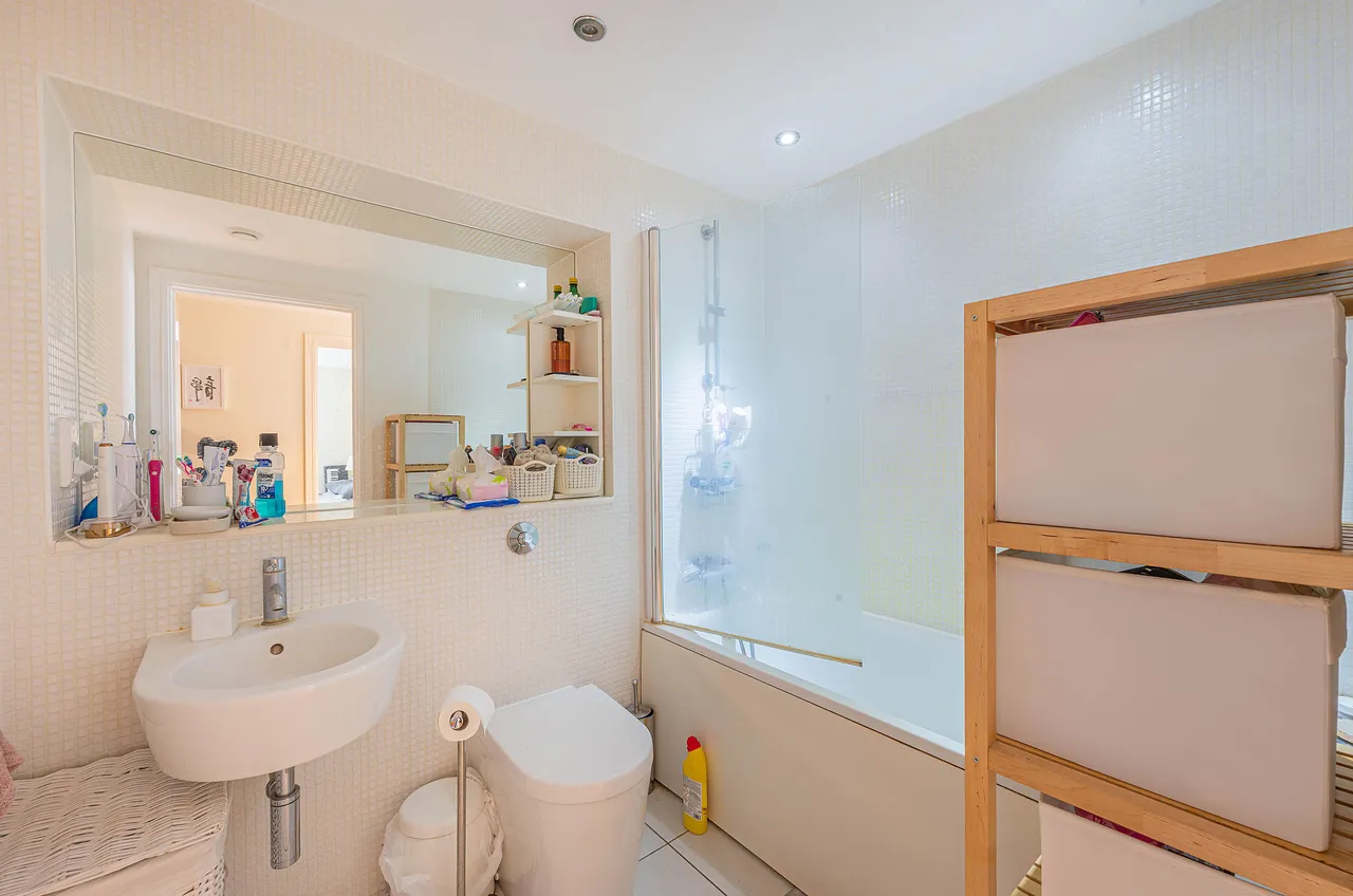 Flat 232 Denison House, 20 Lanterns Way, London, photo 7