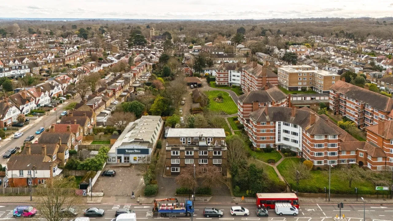 Upper Richmond Road West, London, SW14, photo 16