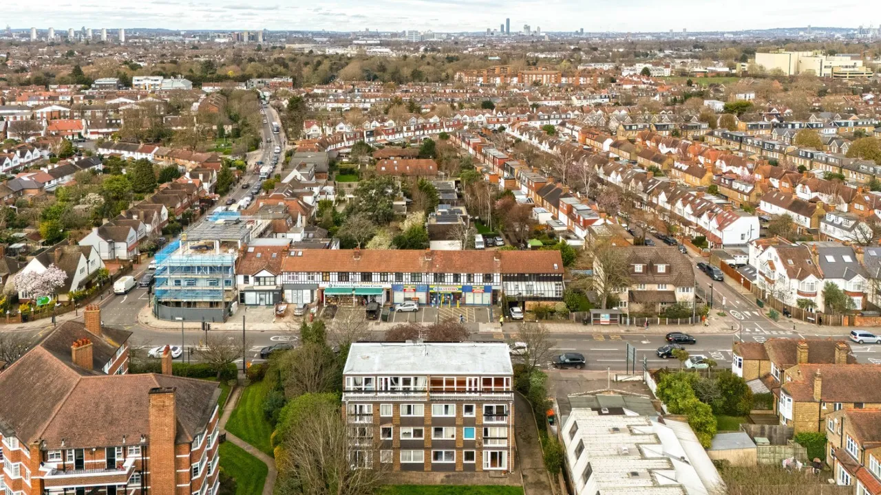 Upper Richmond Road West, London, SW14, photo 15