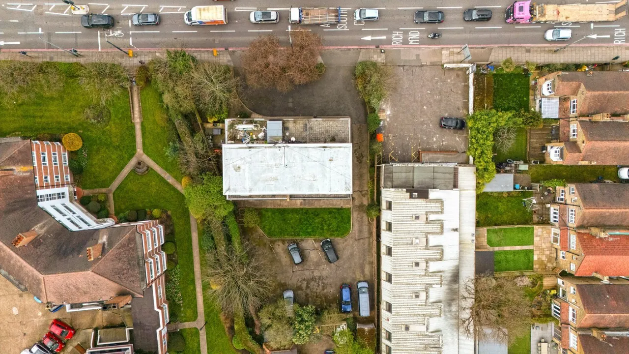 Upper Richmond Road West, London, SW14, photo 17