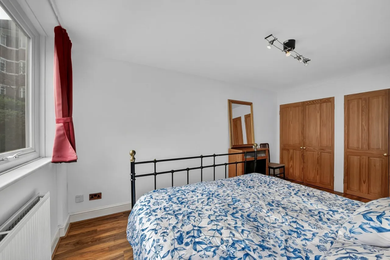 Upper Richmond Road West, London, SW14, photo 11