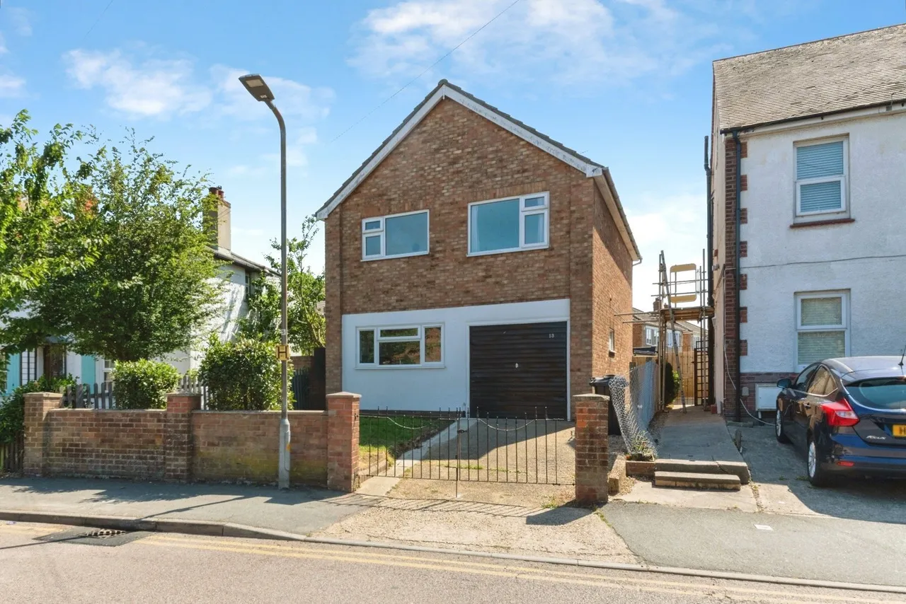 Coppins Road, Clacton-on-Sea, Essex, CO15, photo 12