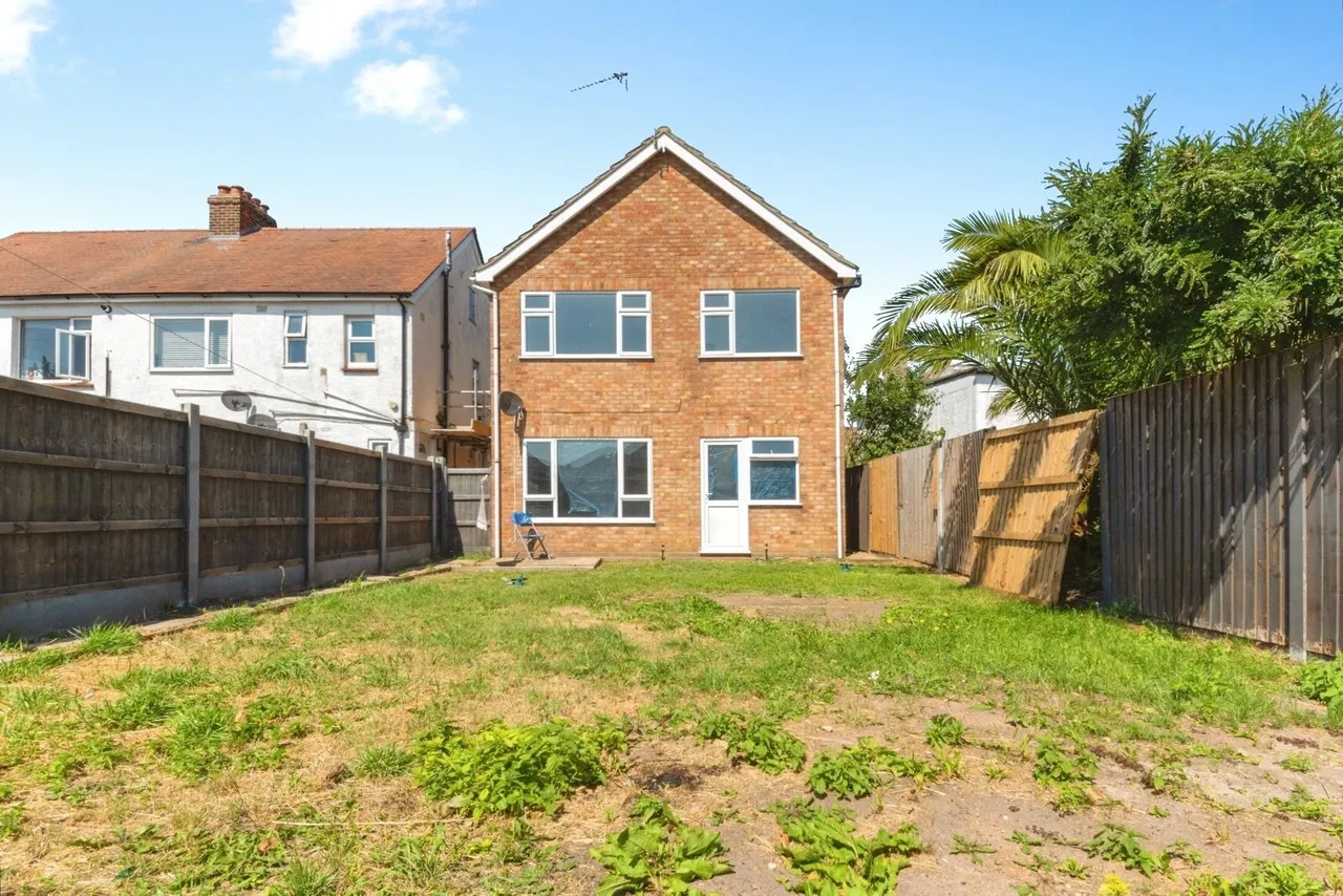 3 bed house for sale — Coppins Road, Clacton-on-Sea, Essex, CO15