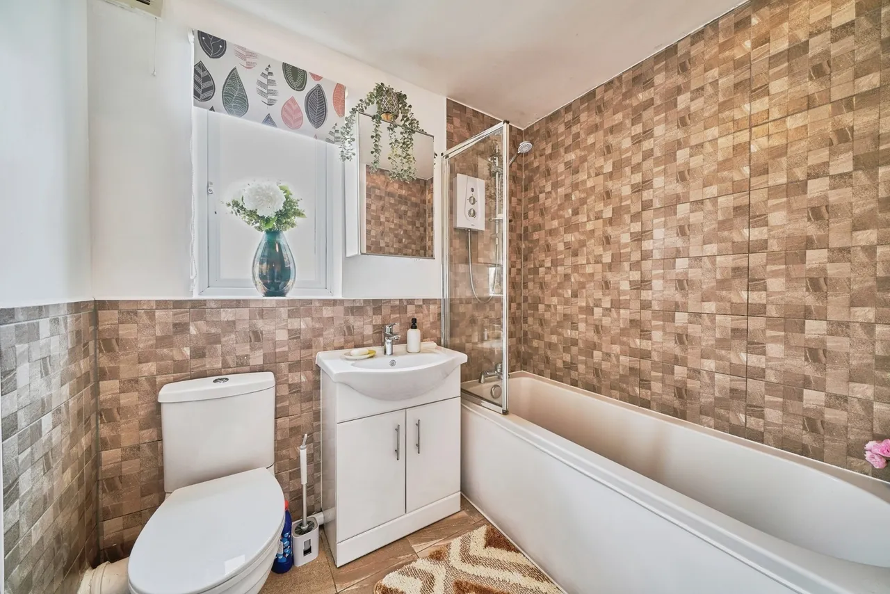 Jack Clow Road, London, E15, photo 14