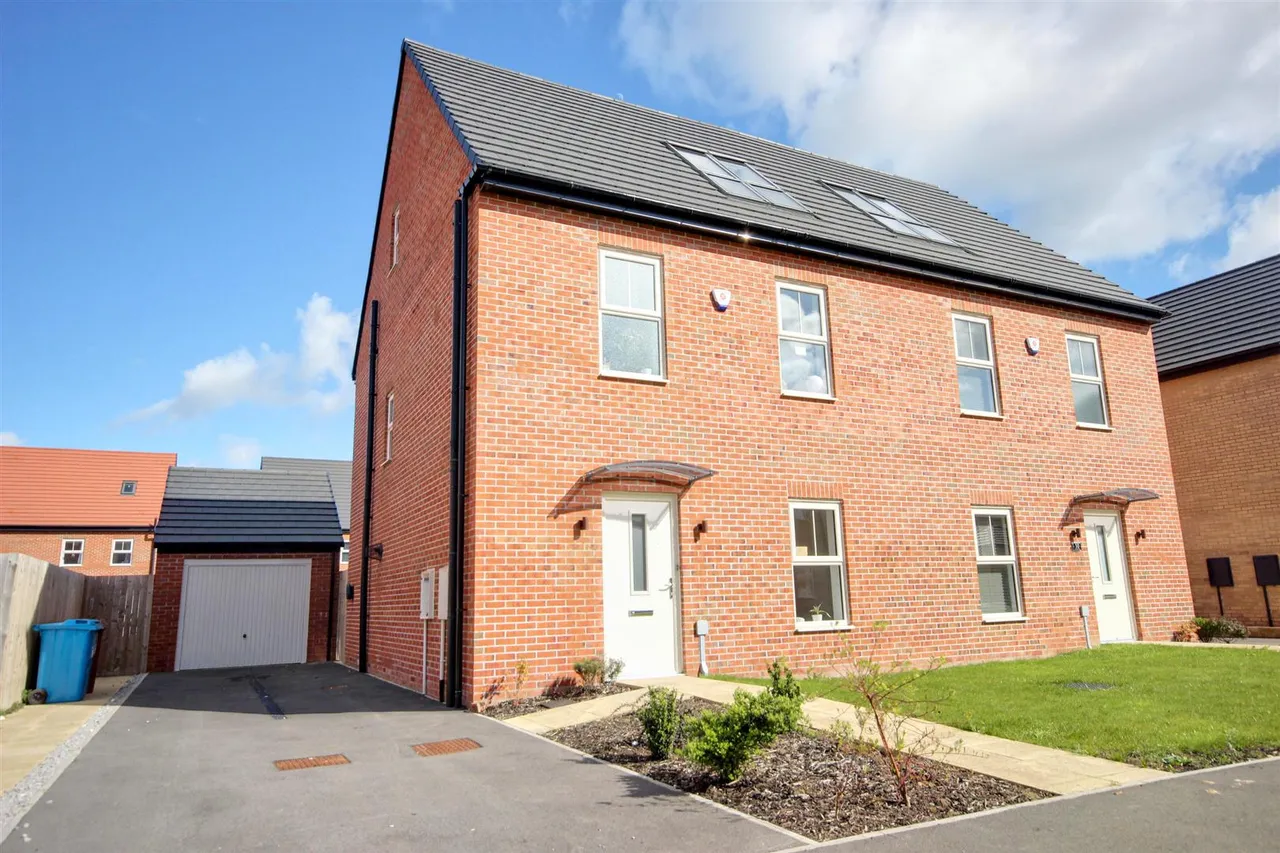 4 bed house for sale — Elder Park, Beverley