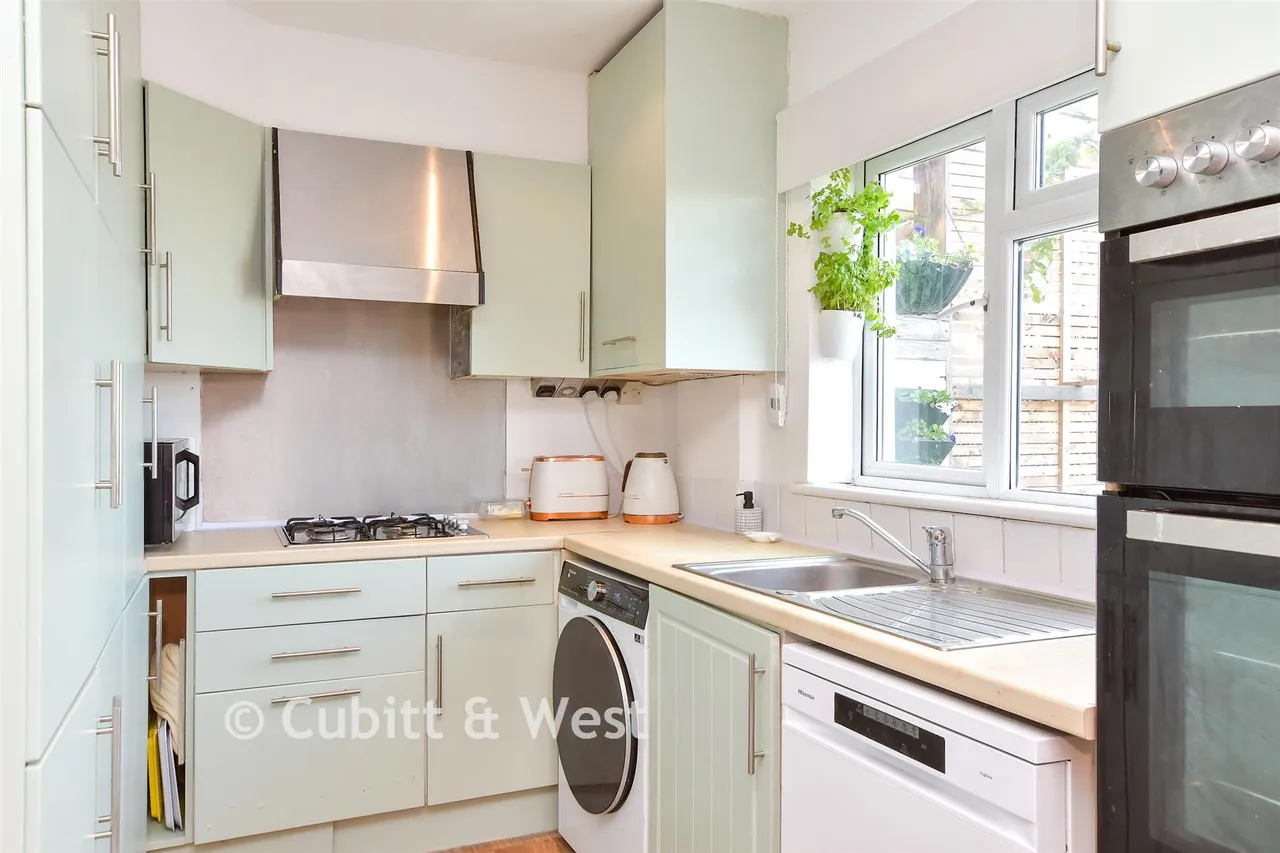 Carlyle Avenue, Brighton, BN2, photo 5
