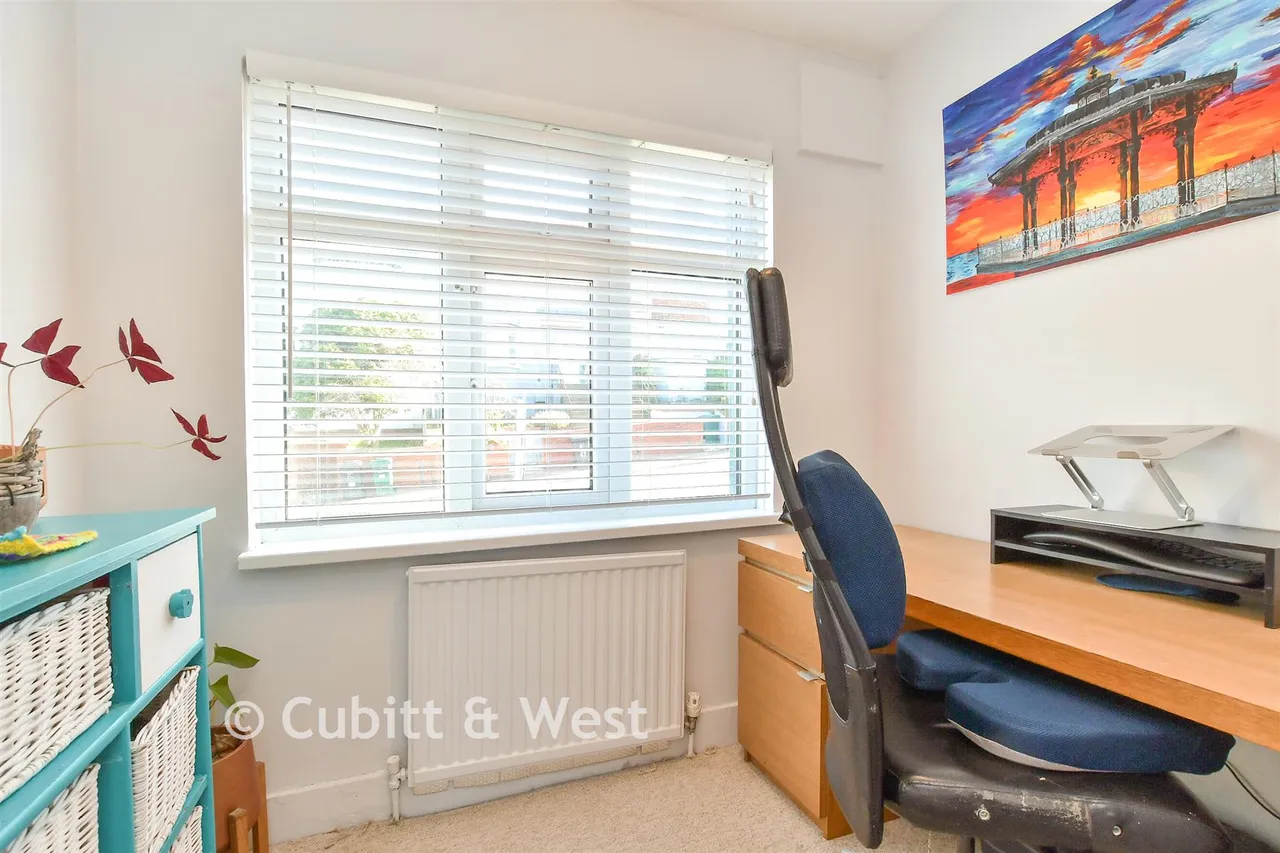 Carlyle Avenue, Brighton, BN2, photo 12