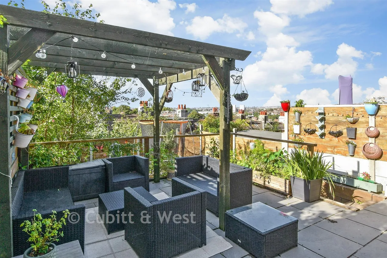 Carlyle Avenue, Brighton, BN2, photo 19