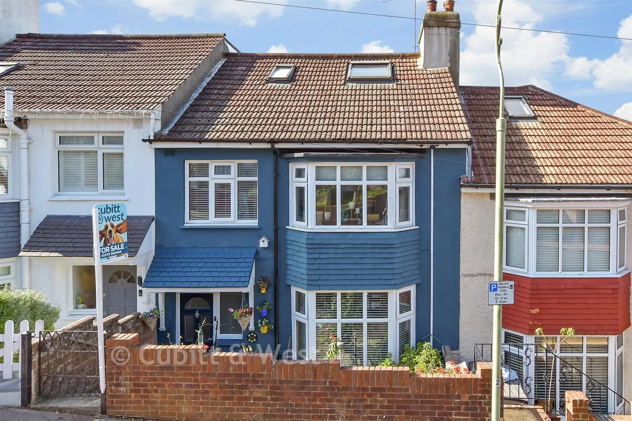 4 bed house for sale, Carlyle Avenue, Brighton, BN2
