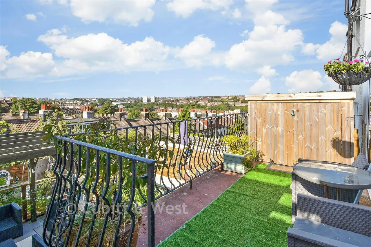 Carlyle Avenue, Brighton, BN2, photo 18