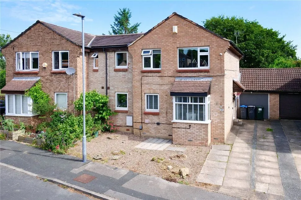 4 bed house for sale — Bartle Gill Drive, Baildon, West Yorkshire, BD17