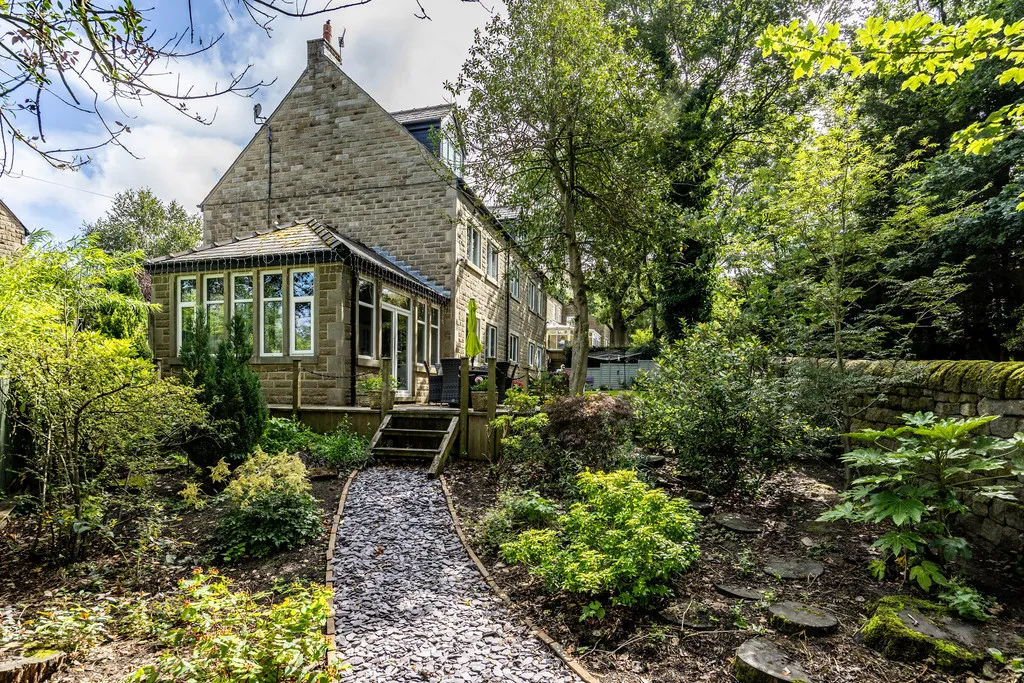 Lee Bottom Road, Todmorden, photo 2