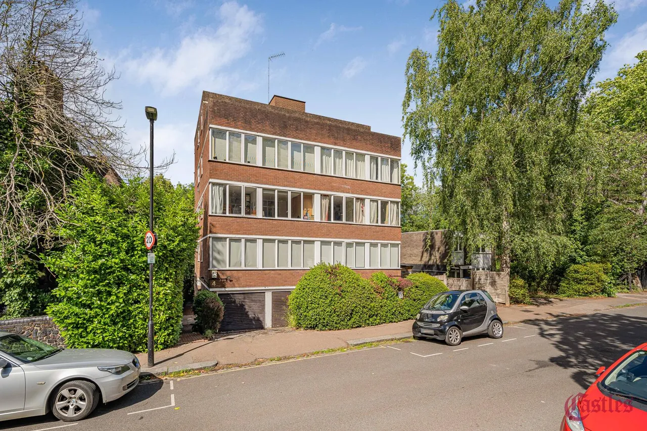 Crescent Road, N8, photo 13