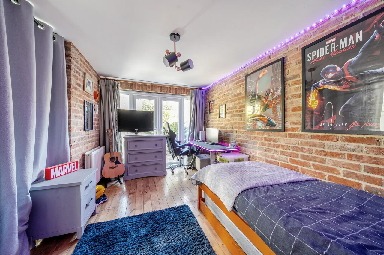 Hamlash Lane, Farnham, GU10, photo 10
