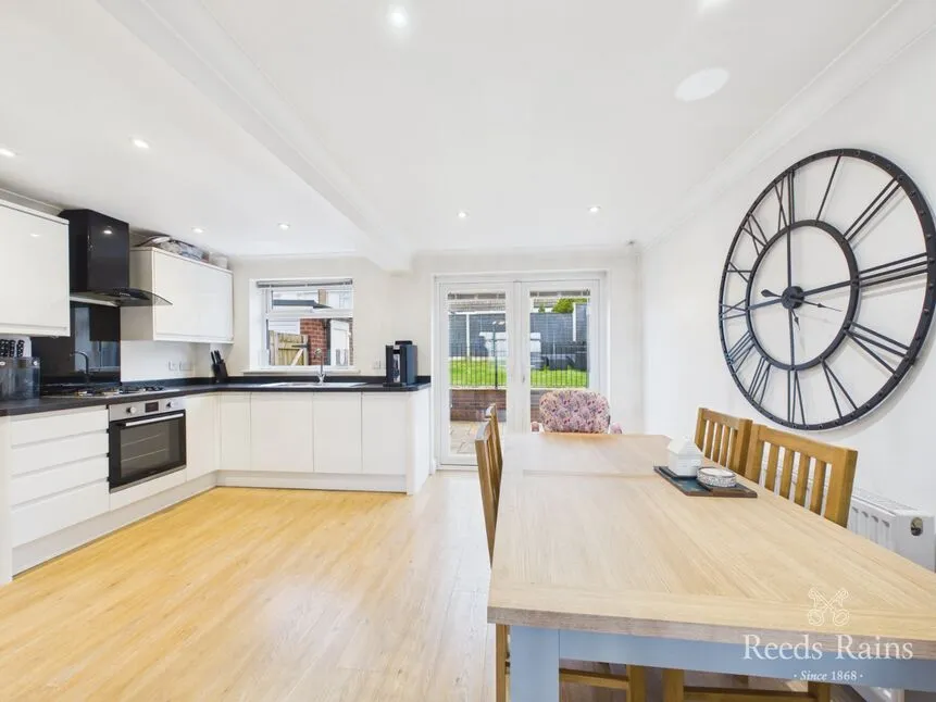 Shelton Avenue, East Ayton, YO13, photo 3