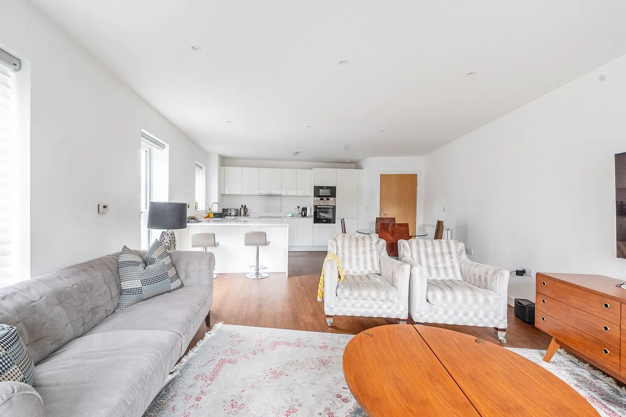 13 Royal Court, Howard Road, Stanmore, photo 12