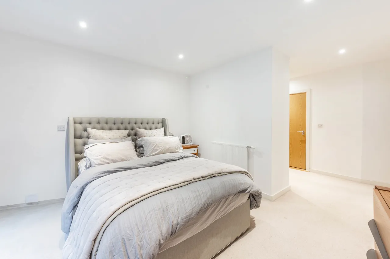 13 Royal Court, Howard Road, Stanmore, photo 3